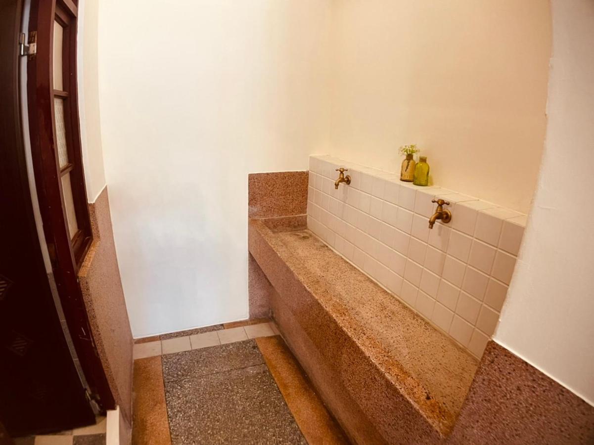 Green Only Homestay Тайнан Екстериор снимка