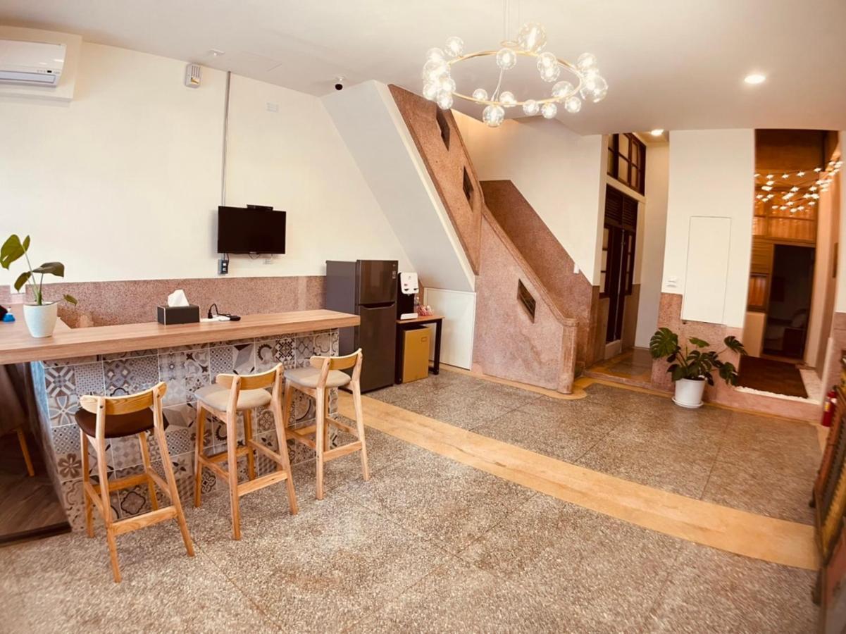 Green Only Homestay Тайнан Екстериор снимка