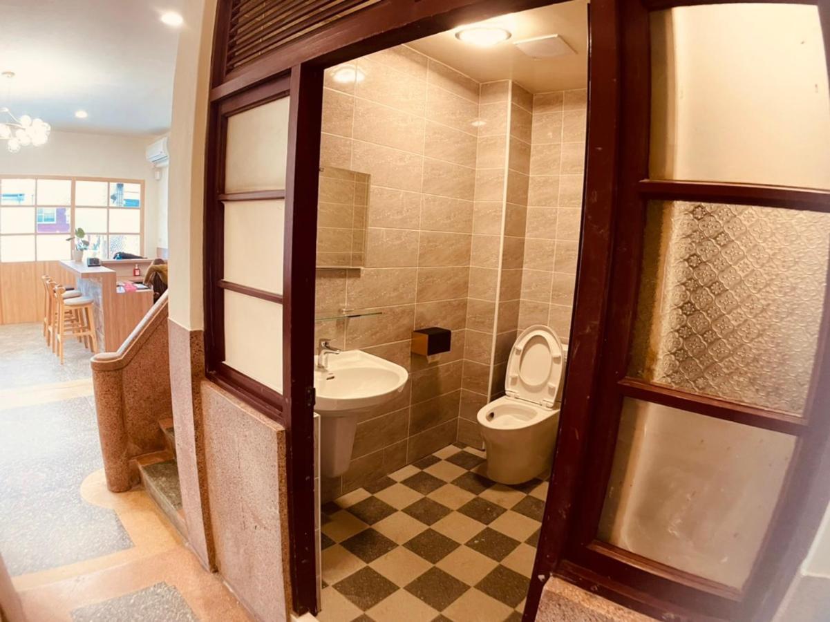 Green Only Homestay Тайнан Екстериор снимка